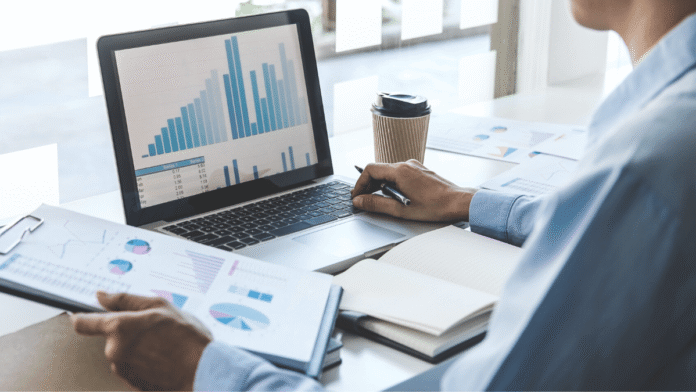 How to Build Investment Knowledge (Beginner Guide)